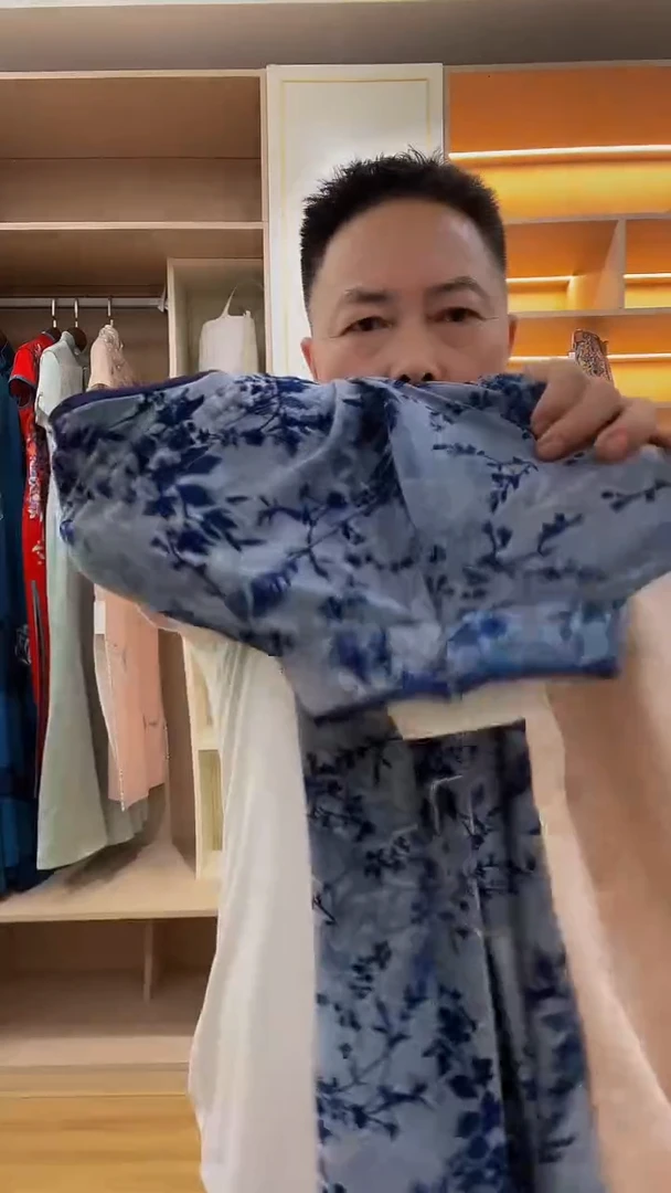 织绣蓝色冰丝绸长裙旗袍xl码