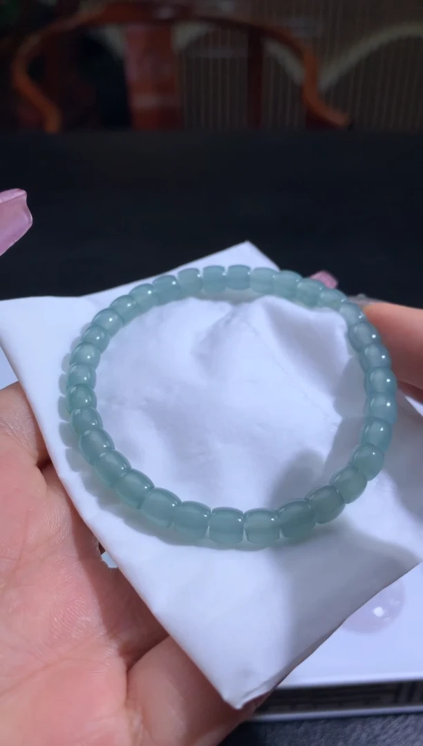 未镶嵌定制翡翠?**?翡翠