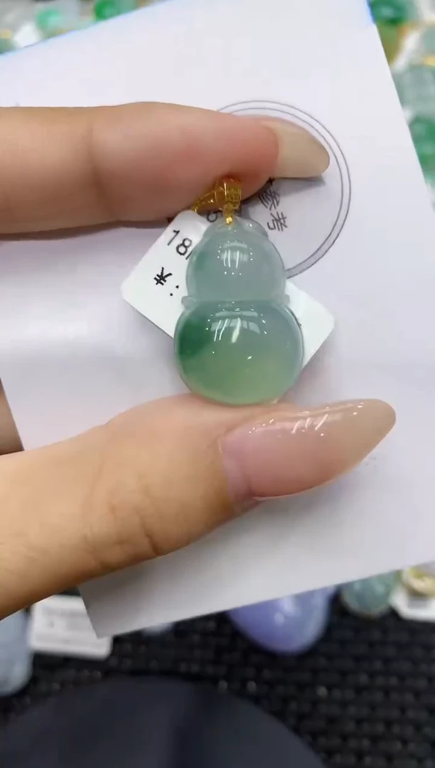 颈饰18K金镶嵌翡翠111111111111
