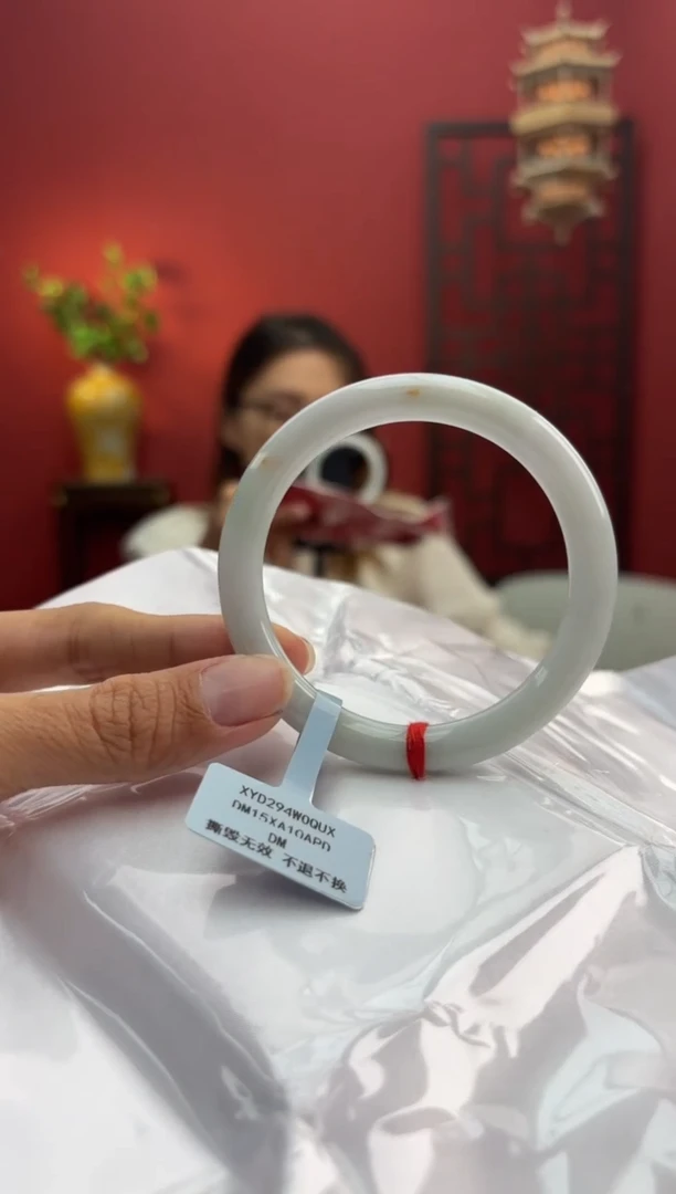 未镶嵌手镯（圆镯）翡翠翡翠手镯