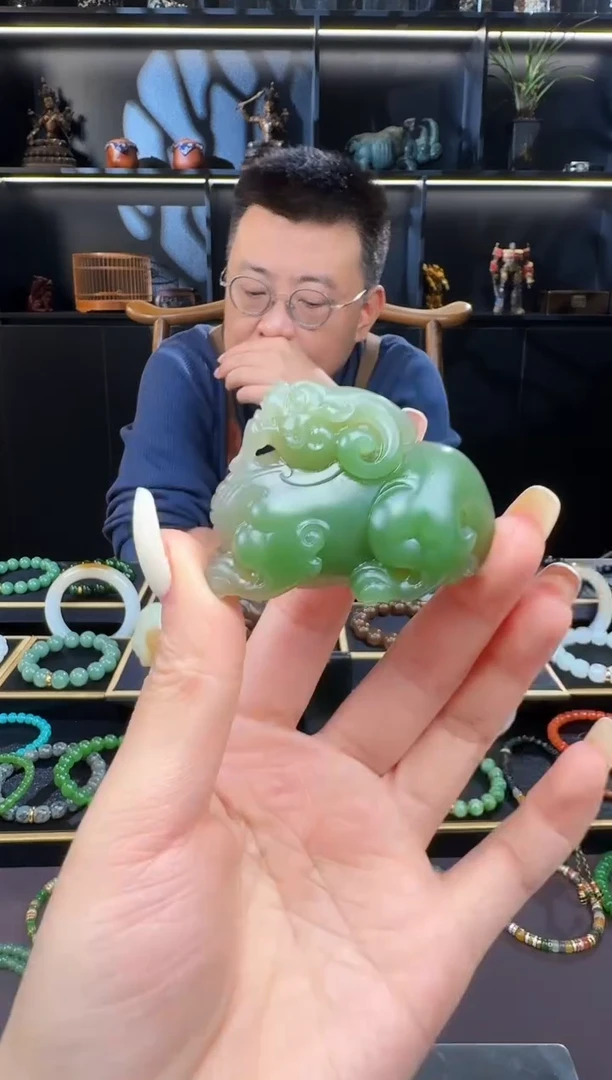 颈饰未镶嵌和田玉翠晴貔貅