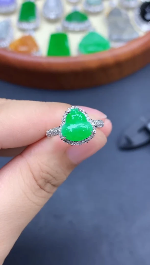 18K金镶嵌戒指翡翠350-中国好珍宝