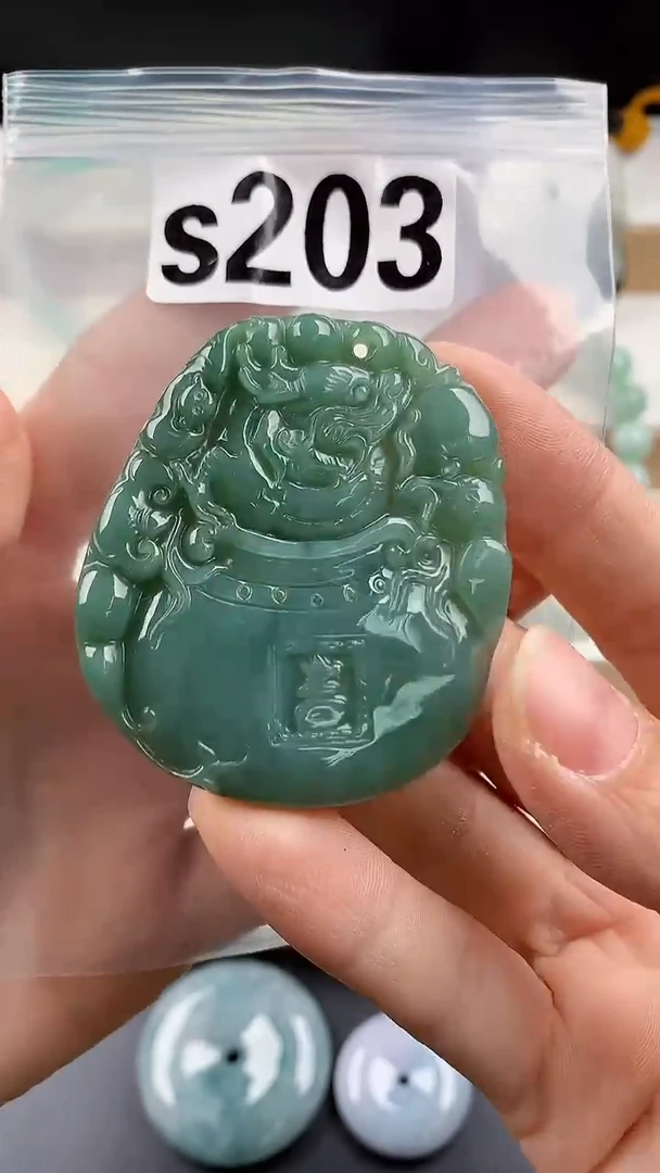 颈饰未镶嵌翡翠天然翡翠吊坠挂件