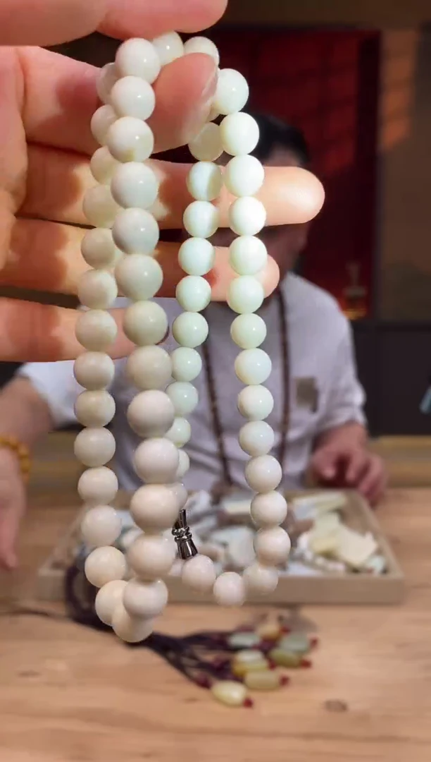 和田玉未镶嵌颈饰d823