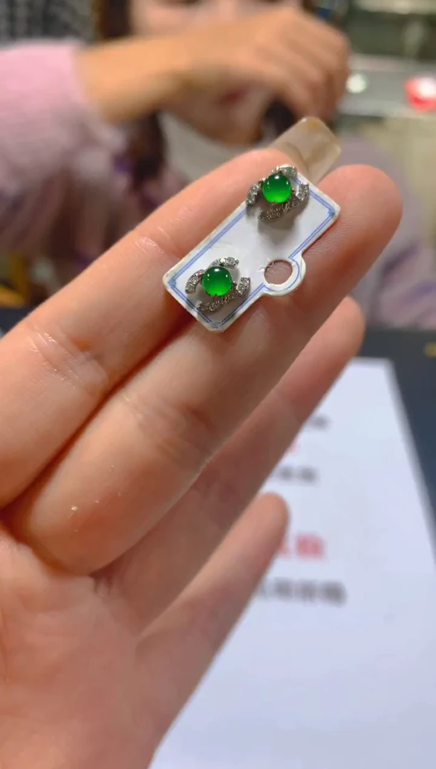 未镶嵌翡翠耳饰多样性发一