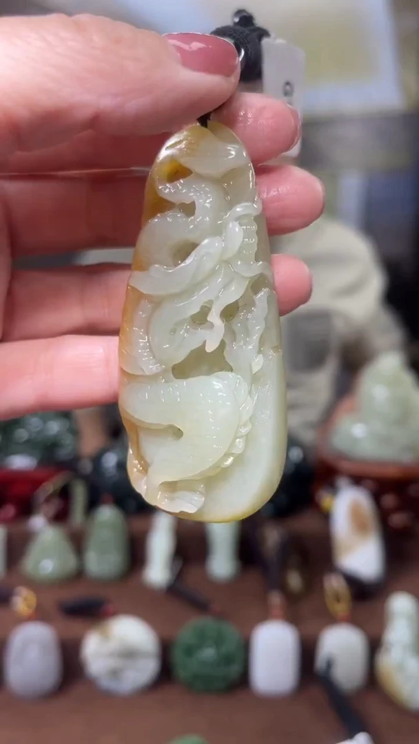 颈饰未镶嵌和田玉·