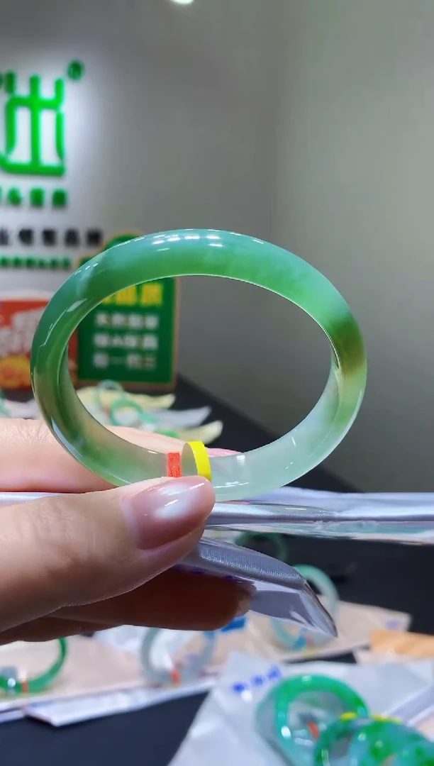 未镶嵌手镯（贵妃镯）翡翠k303天然A货缅甸翡翠56.3