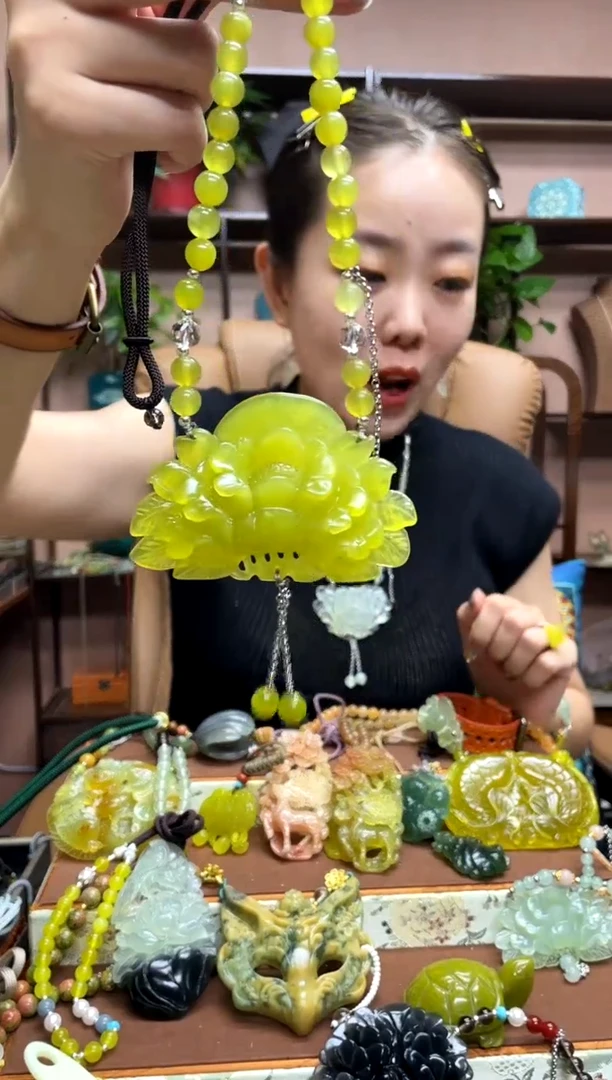 未镶嵌岫玉吊坠·