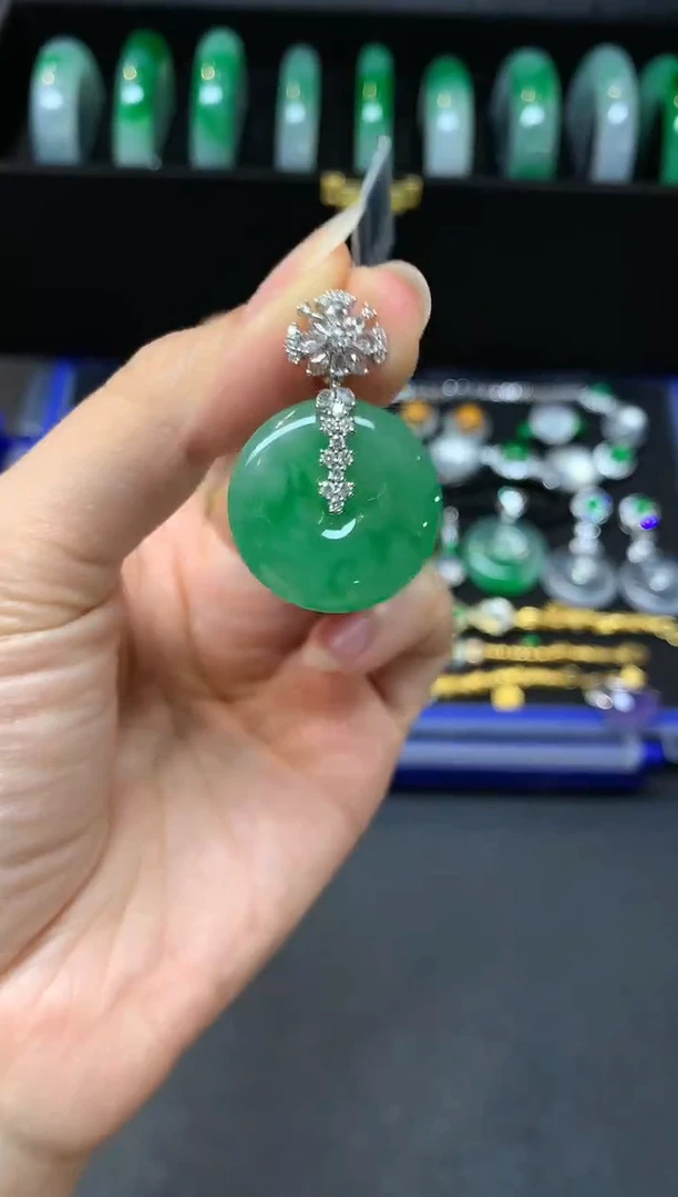 吊坠(不含链)18K金镶嵌翡翠W322|28000