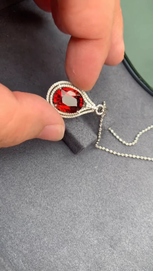 【闪购商品】石榴石（芬达石）套链18K金镶嵌7.4ct芬达套链