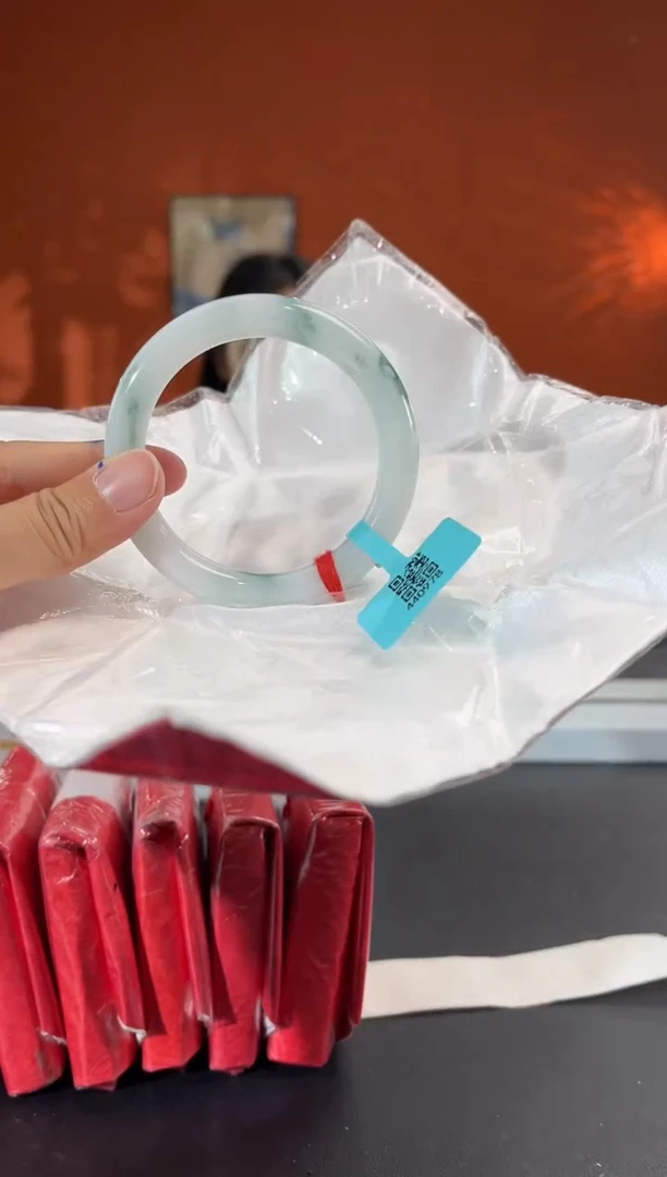 未镶嵌手镯翡翠3