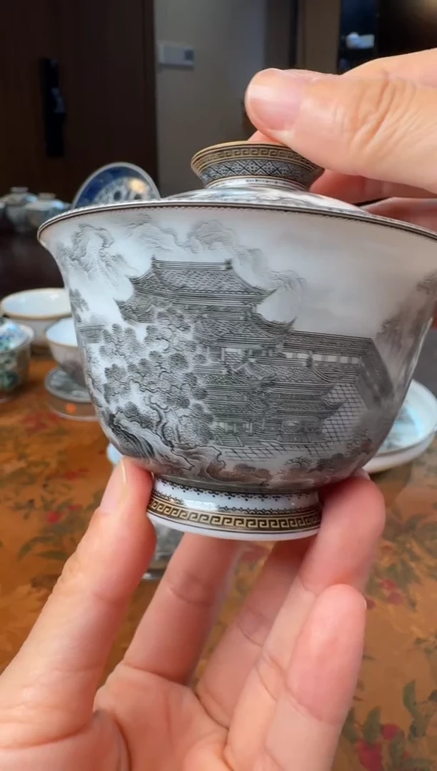 小*~手绘墨彩阿房宫岩茶盖碗