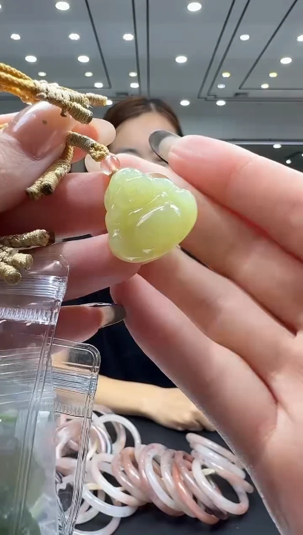 颈饰未镶嵌和田玉多样性发其一ly·佛公