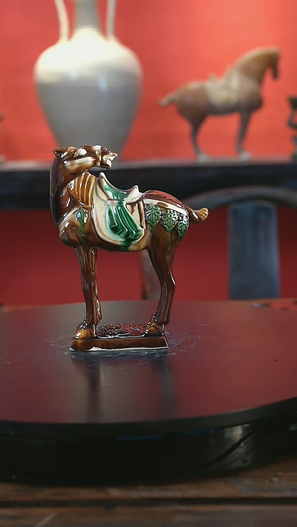 【闪购商品】陶瓷唐三彩棕马1件