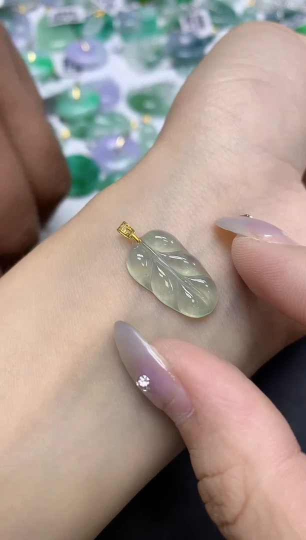 颈饰18K金镶嵌翡翠天然缅甸翡翠A货百元以上9元证书费自理