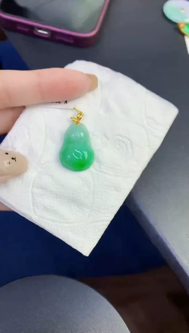 颈饰18K金镶嵌翡翠缅甸天然翡翠A货