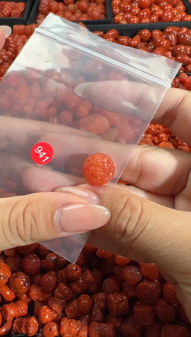 颈饰未镶嵌南红玛瑙1