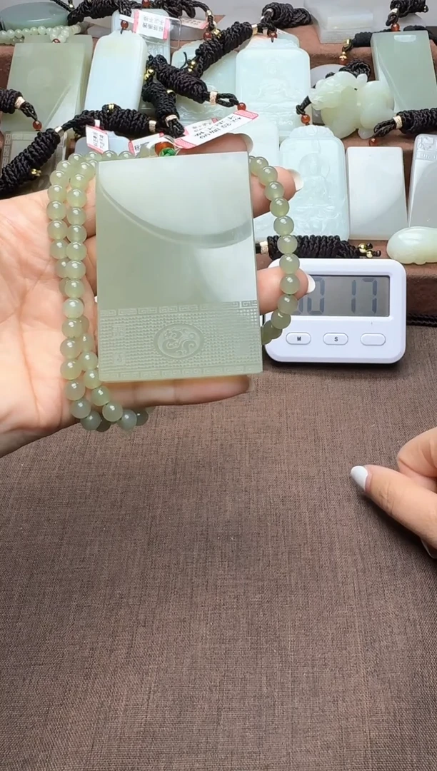 颈饰未镶嵌和田玉1