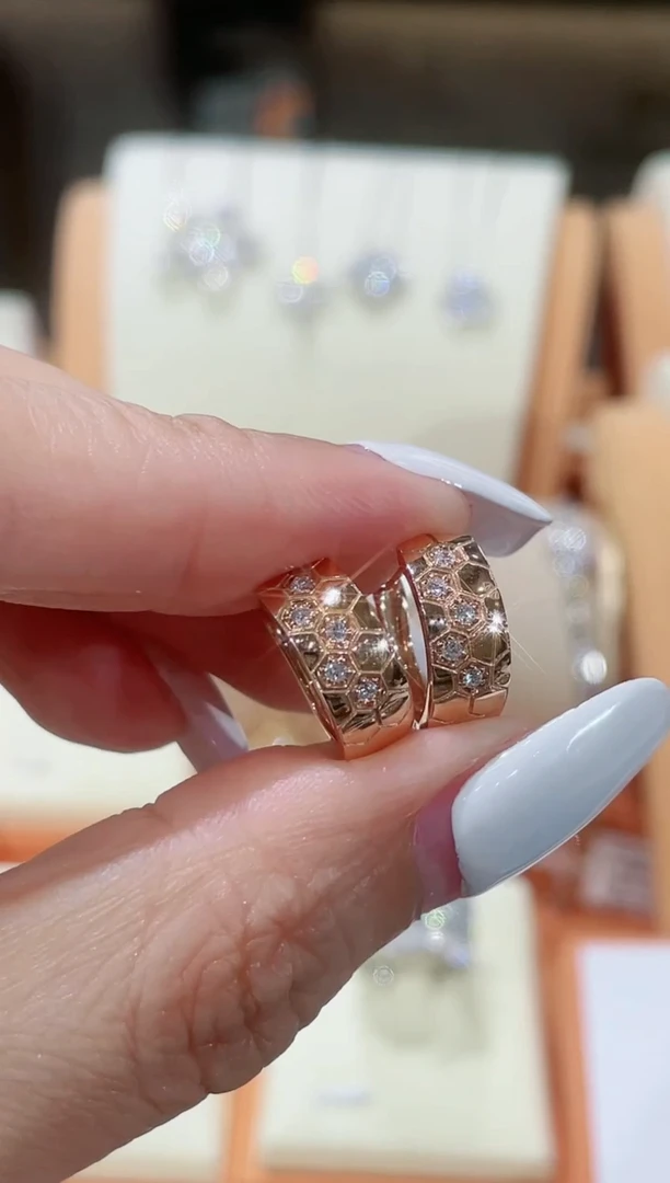 【闪购商品】钻石耳饰18K金镶嵌耳饰