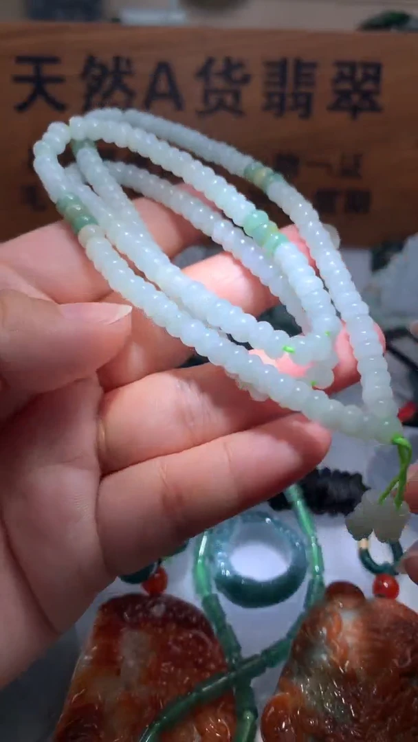 【闪购商品】翡翠颈饰未镶嵌保真天然A货翡翠