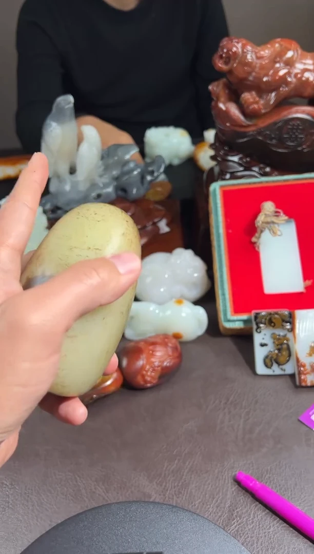 未镶嵌和田玉把件厚**物和田玉