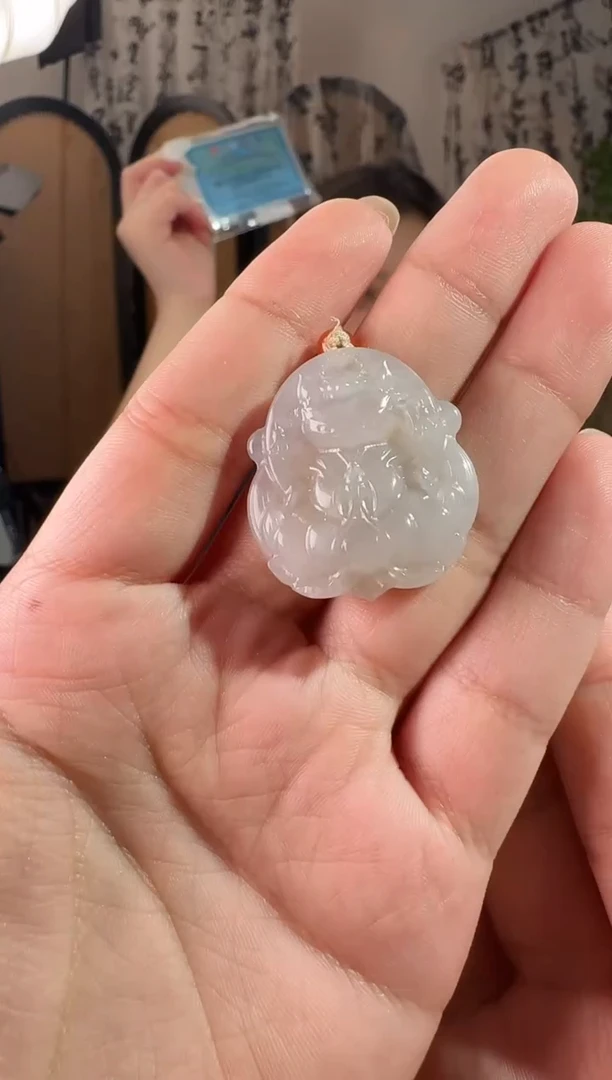 颈饰未镶嵌和田玉九尾狐