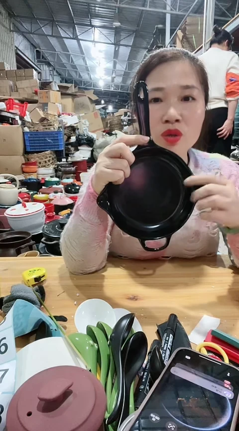 【闪购商品】瑕疵黑色小号手把煎盘