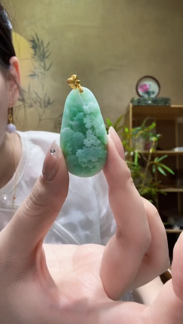 翡翠未镶嵌颈饰吊坠