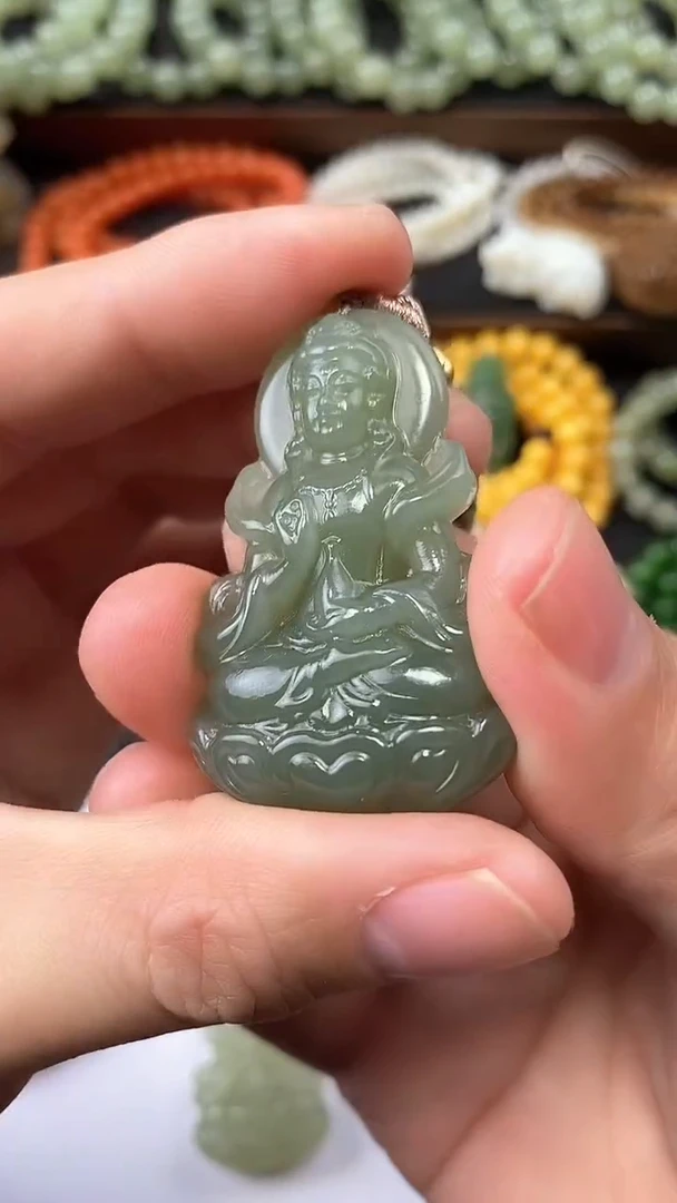 【闪购商品】和田玉立体观音未镶嵌吊坠