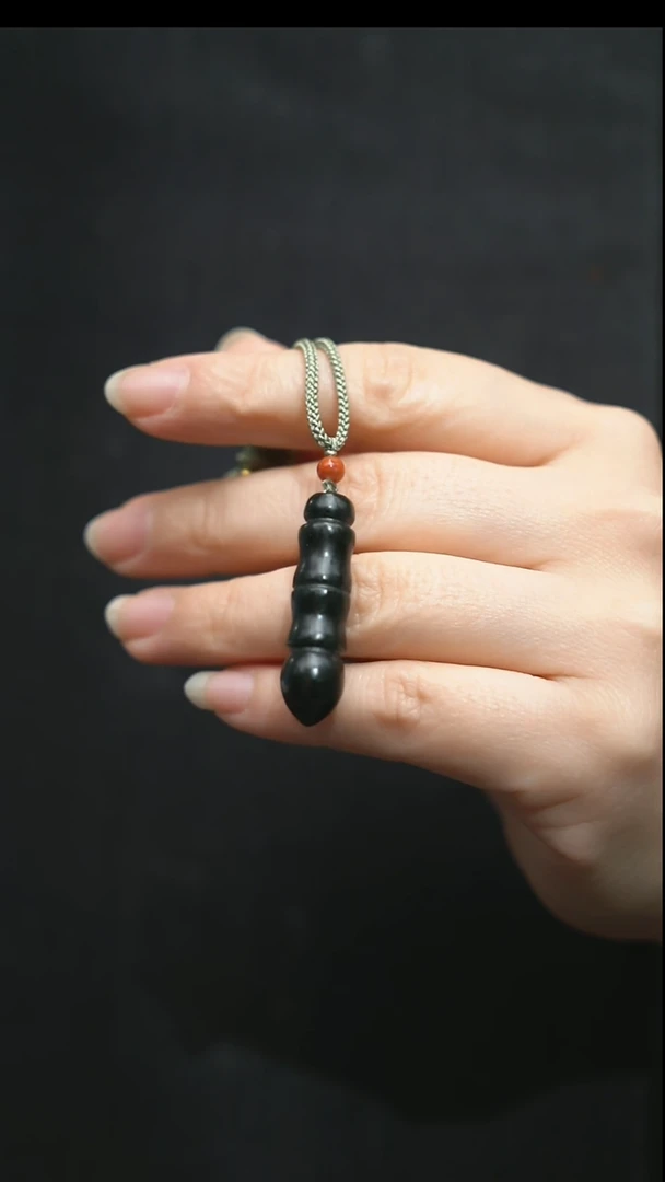 颈饰未镶嵌和田玉文昌笔