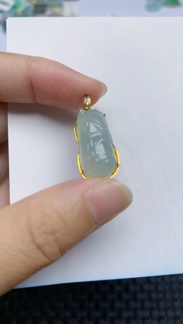 翡翠18K金镶嵌颈饰天然翡翠A货