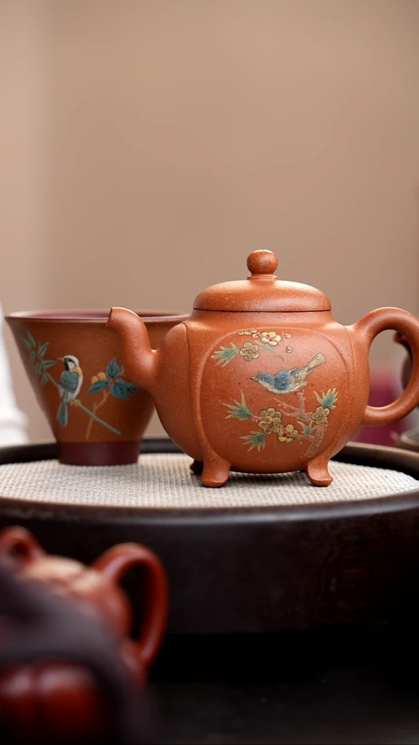 茶壶紫砂琥珀金砂四足鼎盛花鸟泥绘款+杯