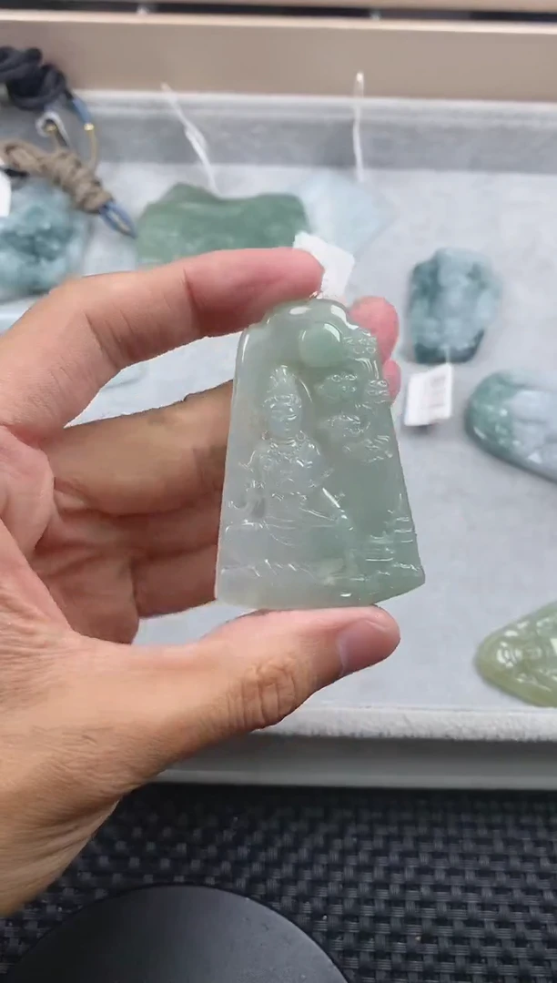 翡翠未镶嵌颈饰