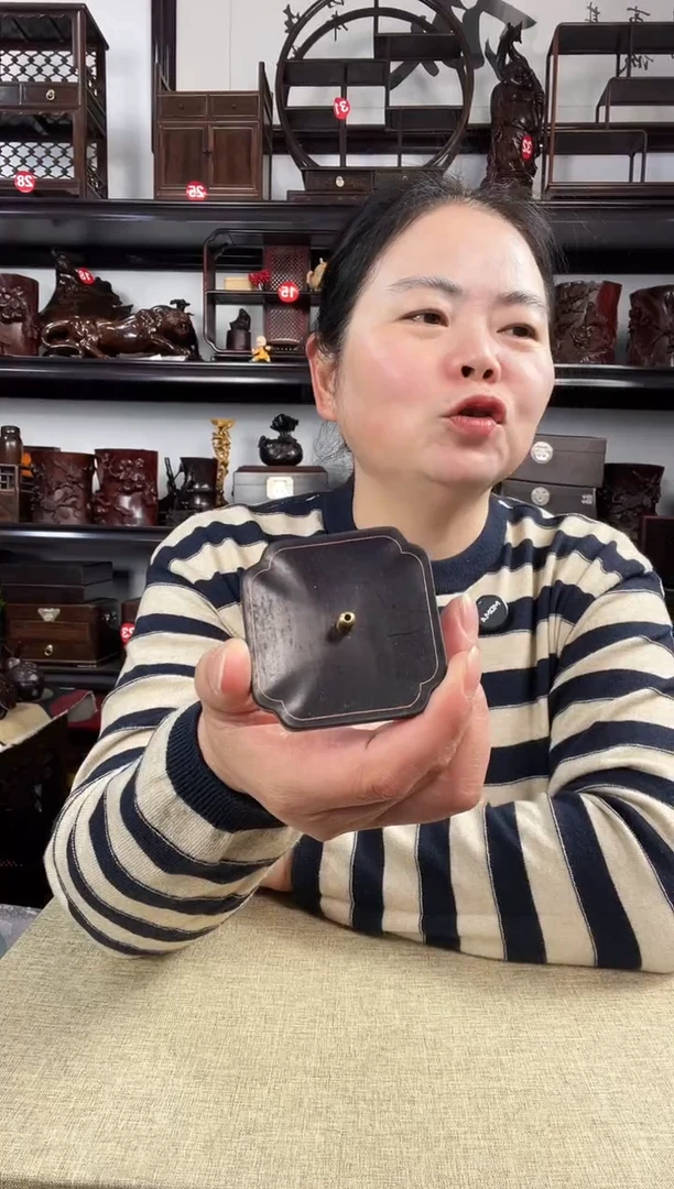 木手香插老李红木工艺品