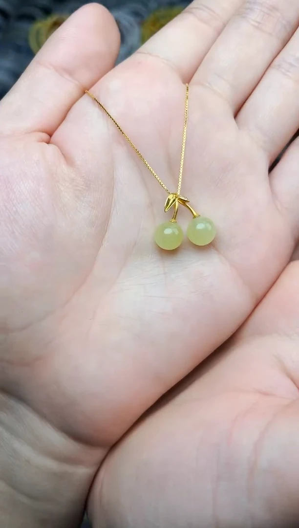 颈饰18K金镶嵌和田玉樱桃06