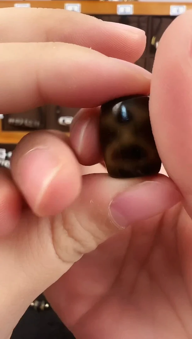 玛瑙/玉髓（覆膜）颈饰未镶嵌98.（微瑕）