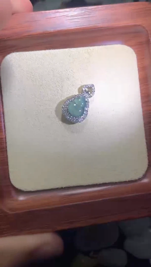 颈饰未镶嵌翡翠天然A货翡翠
