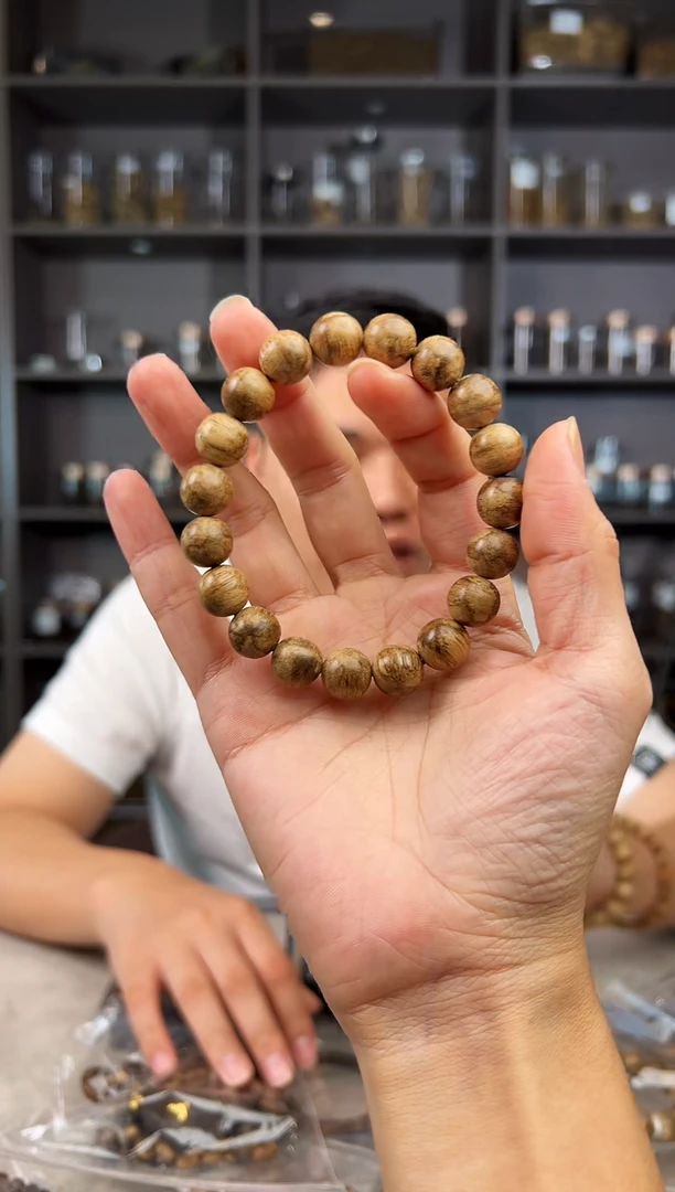 沉香手串94莱特圆珠10mm/8克 多样性发其一
