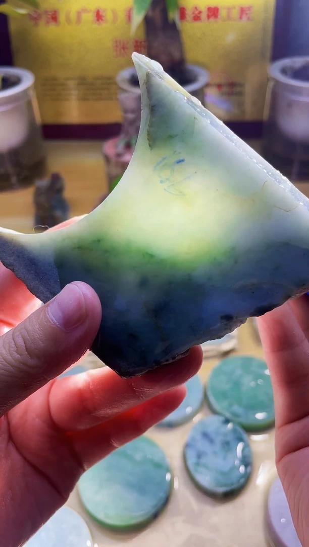 翡翠挂件未镶嵌翡翠58