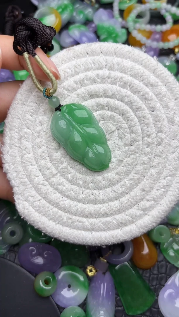 颈饰未镶嵌翡翠缅甸翡翠吊坠