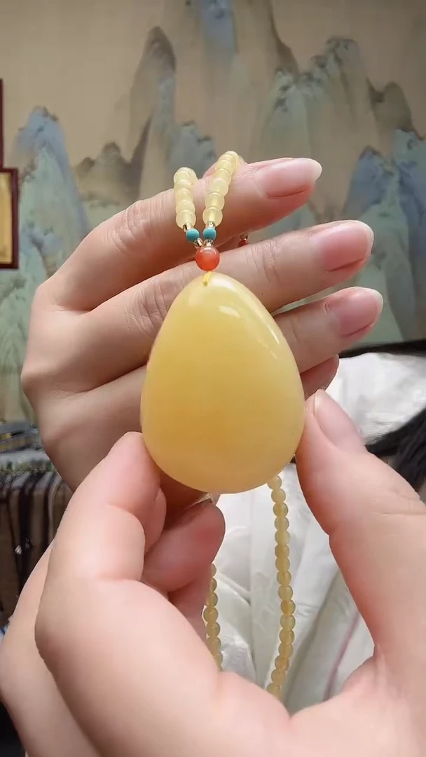 未镶嵌颈饰蜜蜡.