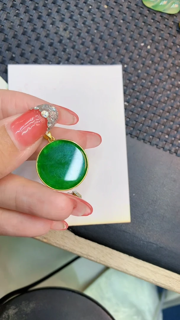 颈饰未镶嵌翡翠1