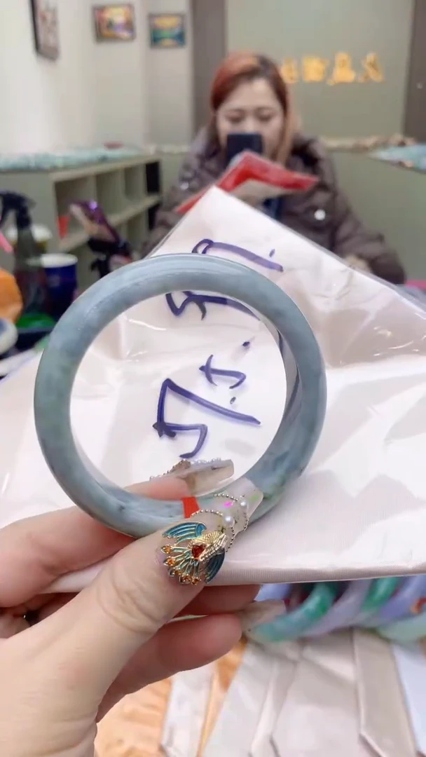 【闪购商品】翡翠手镯未镶嵌566465425454554