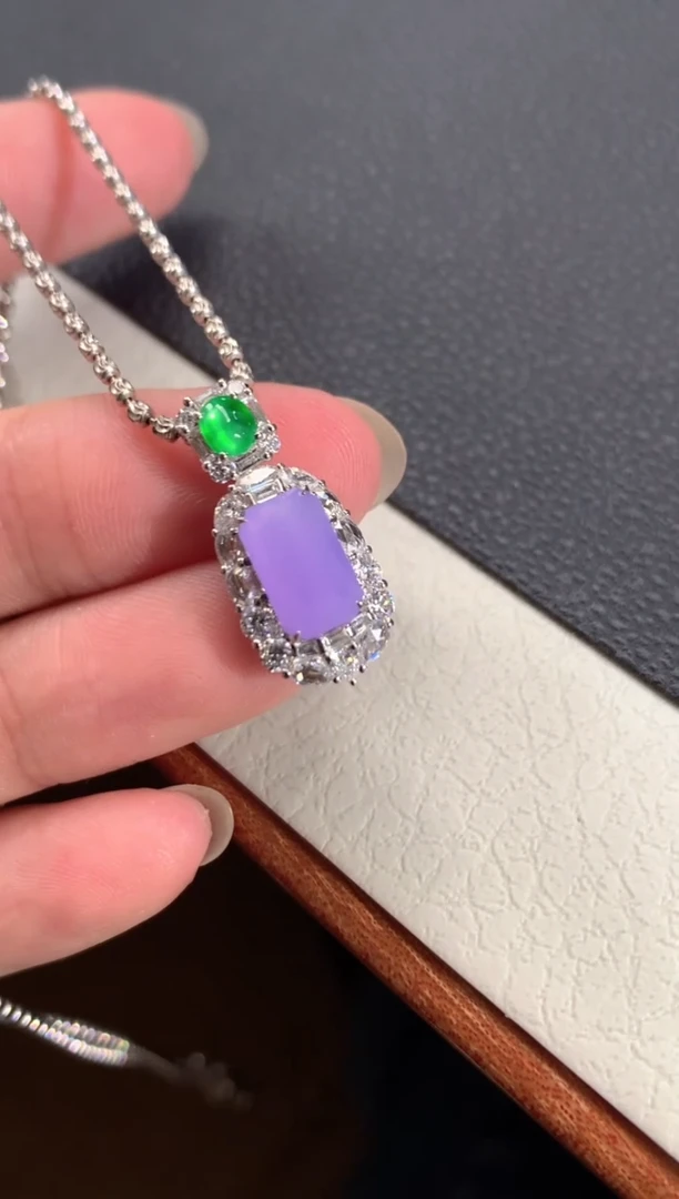 吊坠(不含链)18K金镶嵌翡翠A795|46800