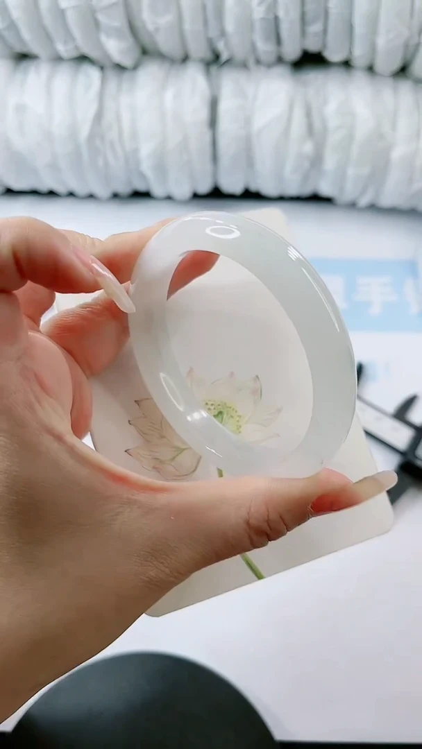 【闪购商品】石英质玉手镯未镶嵌多样性发货L511