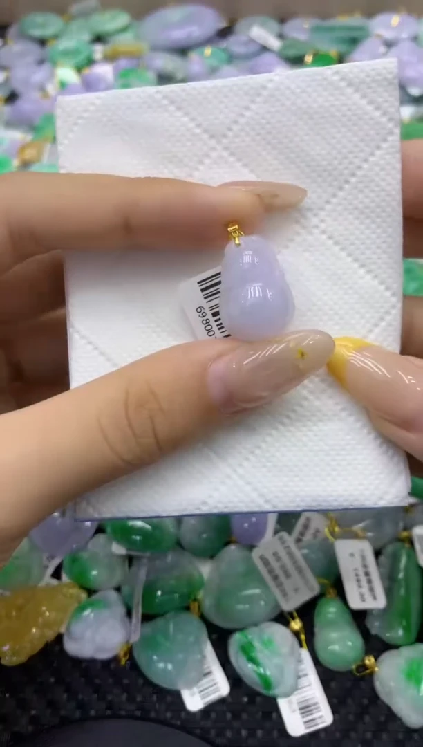 颈饰18K金镶嵌翡翠天然缅甸翡翠A货