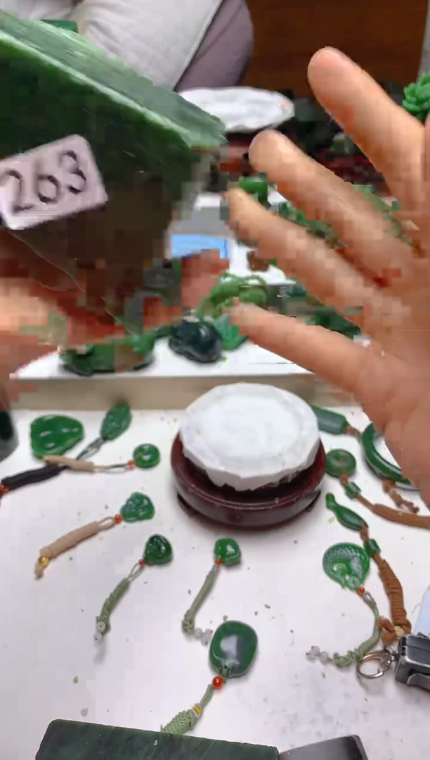 未镶嵌和田玉挂件1