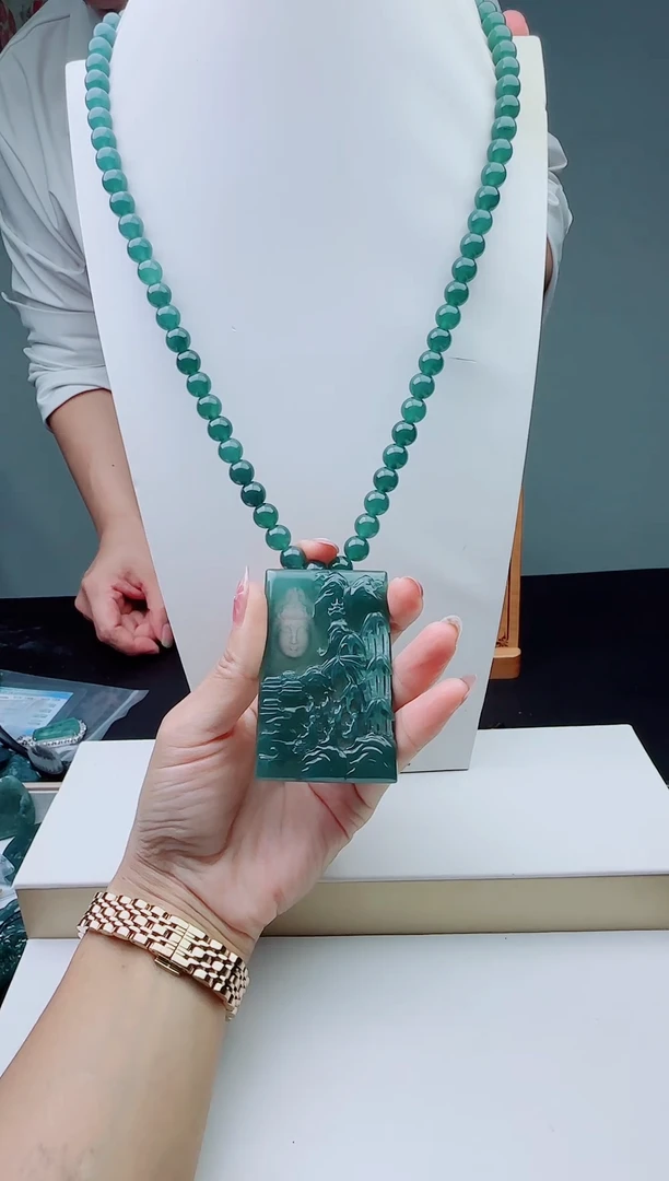 颈饰未镶嵌翡翠多样性发其一