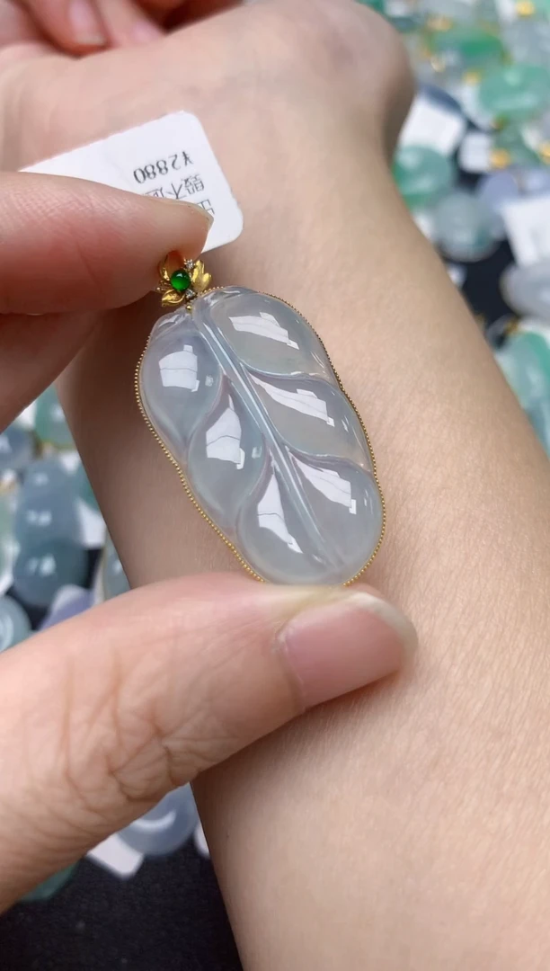 颈饰18K金镶嵌翡翠天然缅甸A货翡翠