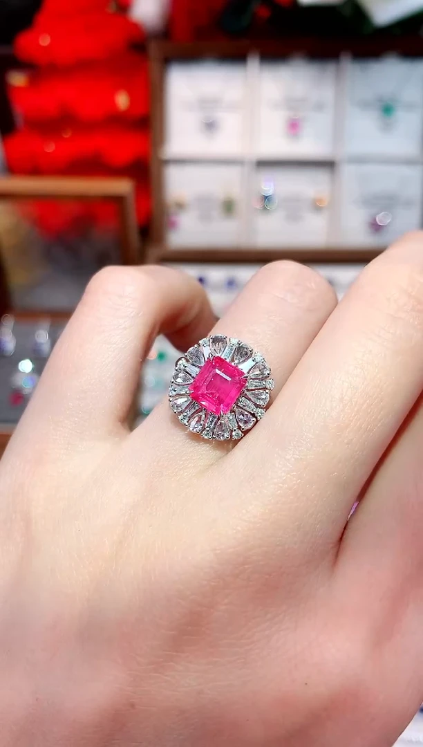 18K金镶嵌戒指尖晶石1.56ct/天然宝石/七天无理由